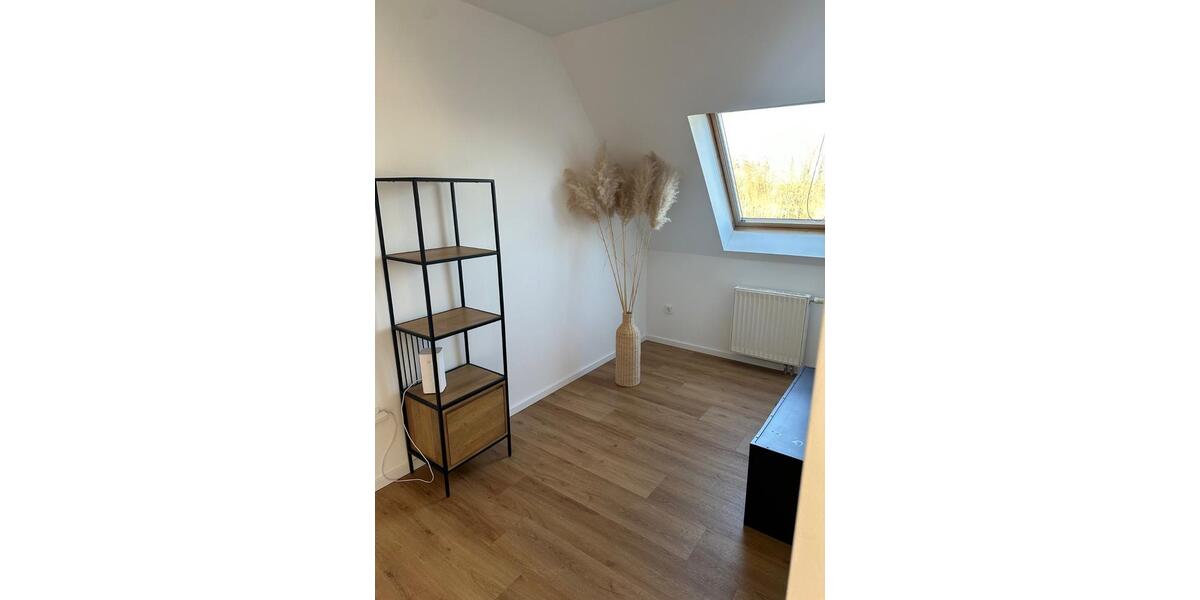 Dachgeschoßwohnung Ahrensfelde - 3 Zimmer, 86 m&sup2;, 1.600&euro; | Angebot:24830398