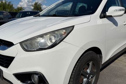 Hyundai ix35 235.000 km 5.900 &euro; Wildau 15745
