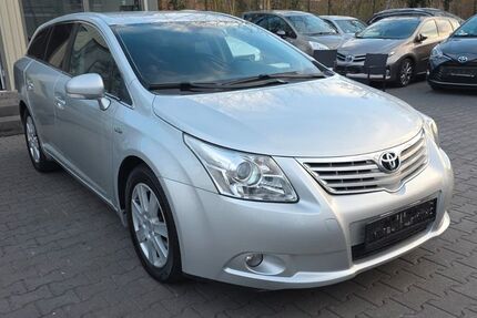 Toyota Avensis 75.057 km 8.499 &euro; Berlin 13581