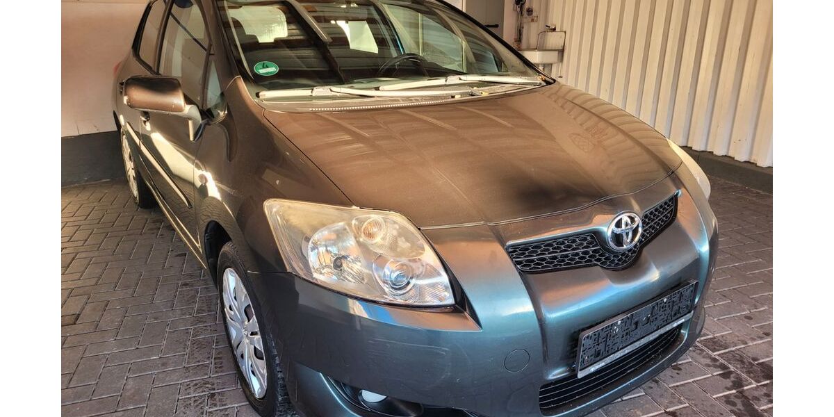 Toyota Auris 148.252 km 3.950 &euro; Berlin 12277