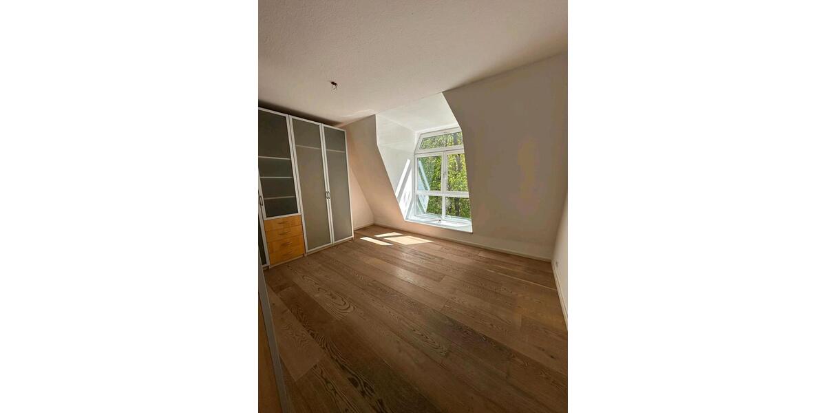 Dachgeschoßwohnung Velten - 3 Zimmer, 77 m&sup2;, 1.500&euro; | Angebot:26403569
