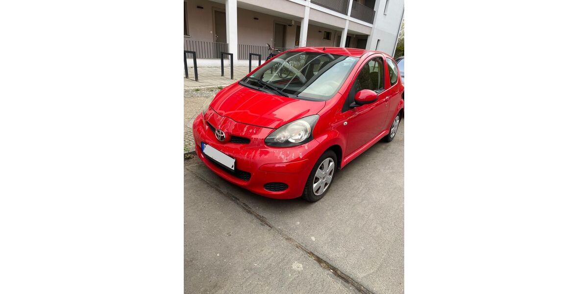 Toyota Aygo (X) 166.000 km 1.399 &euro; Berlin 12353
