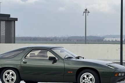 Porsche 928 269.500 km 34.990 € Berlin 10999