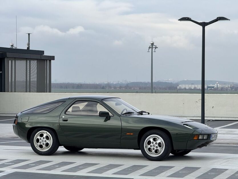 Porsche 928 269.500 km 34.990 € Berlin 10999