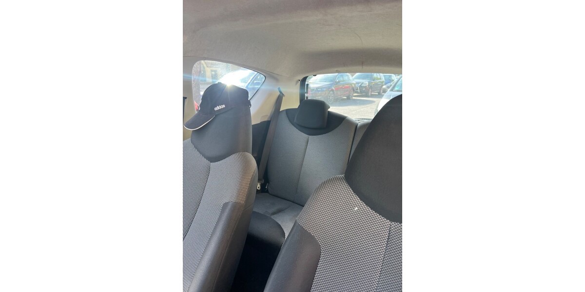 Toyota Aygo 141.146 km 3.300 &euro; Berlin 10178