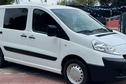 Peugeot Expert 111.761 km 6.990 &euro; BERLIN 13127