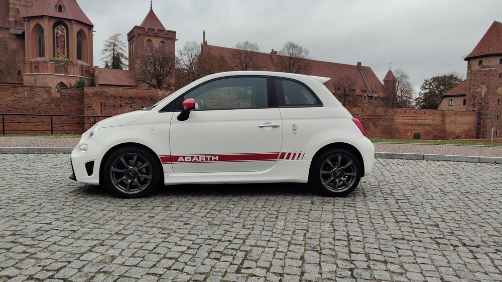 Fiat 500 76.804 km 16.500 &euro; Berlin 10178