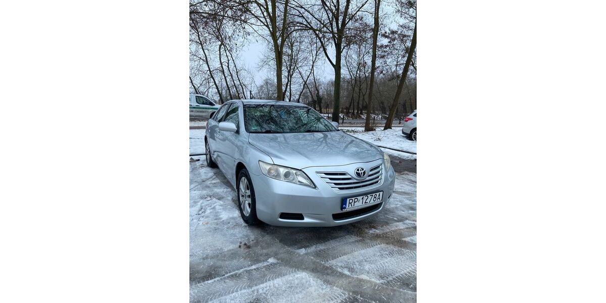 Toyota Camry 265.000 km 5.200 &euro; Berlin 13125