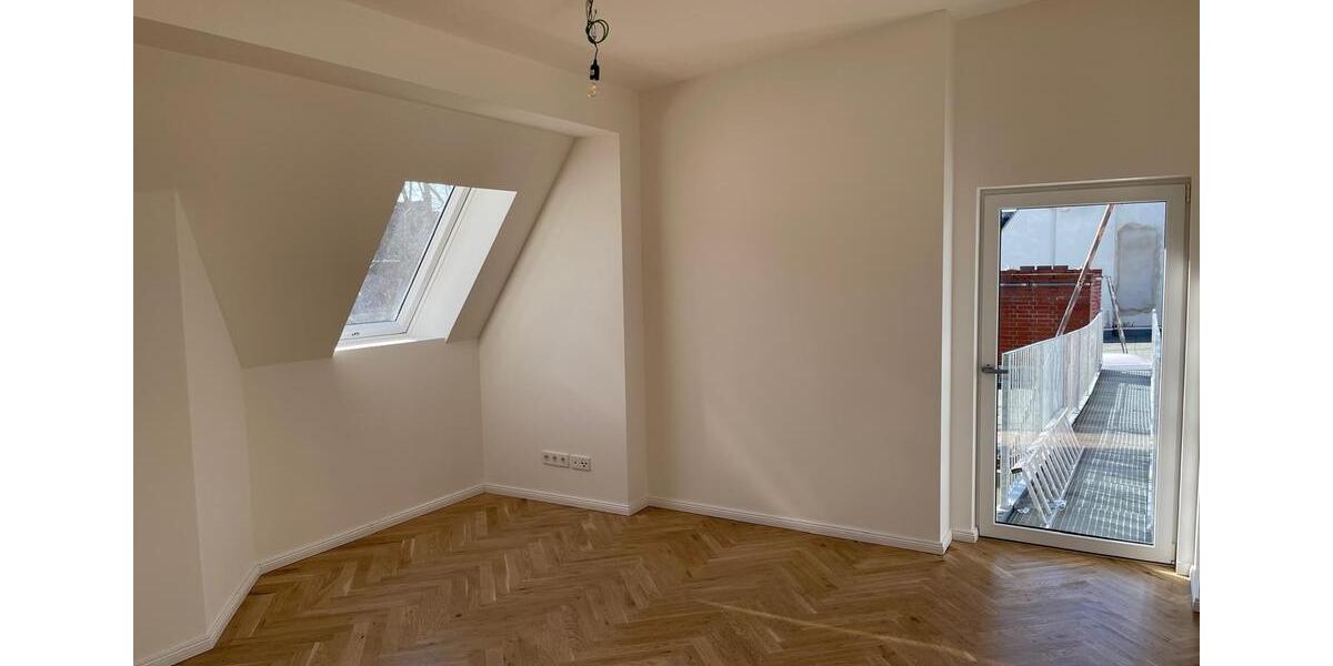 Dachgeschoßwohnung Berlin Tempelhof-Schöneberg - 3 Zimmer, 95 m&sup2;, 2.300&euro; | Angebot:26443460