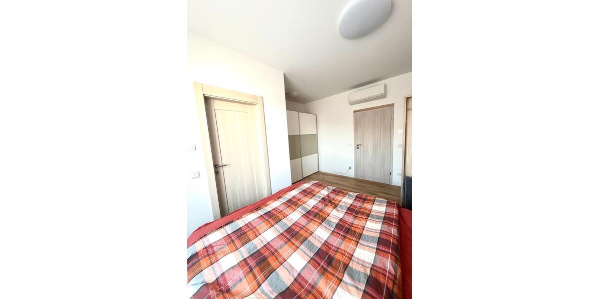 Dachgeschoßwohnung Berlin Marzahn-Hellersdorf - 4 Zimmer, 88 m&sup2;, 1.700&euro; | Angebot:26617843