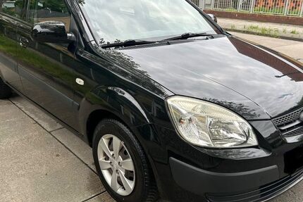 Kia Rio 119.423 km 2.777 &euro; Berlin 13435