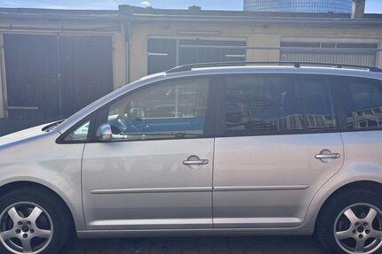 VW Touran 235.000 km 2.200 &euro; Berlin 12169