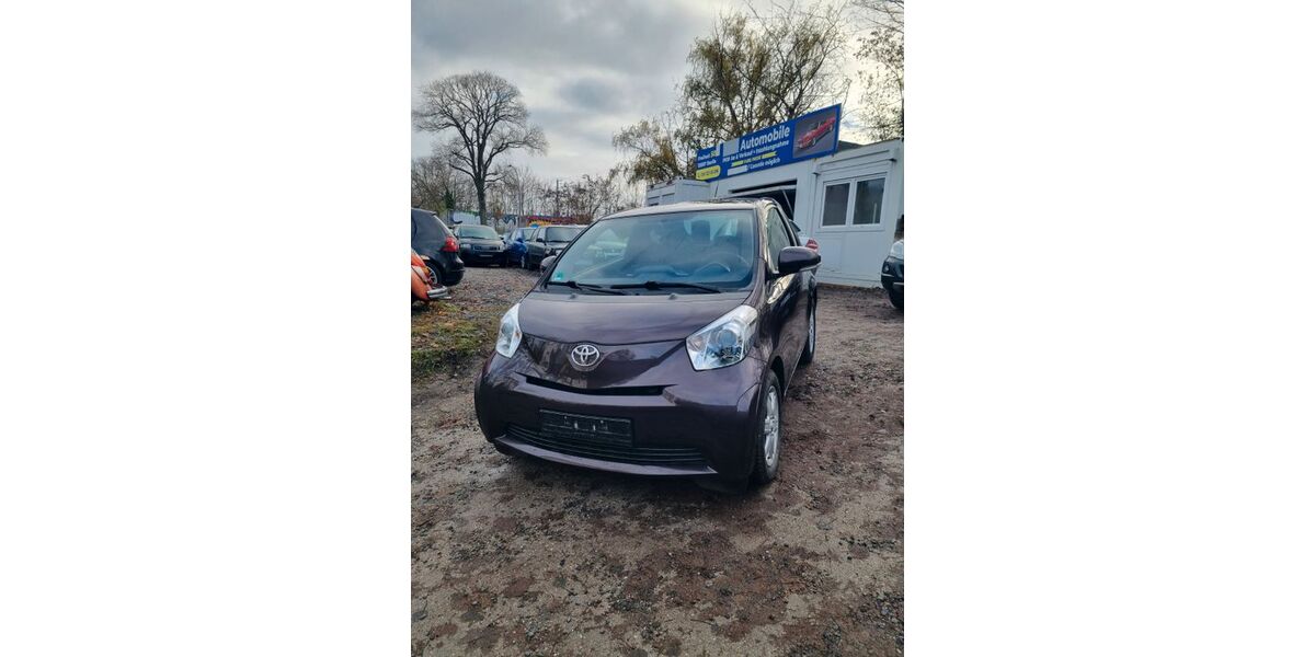 Toyota IQ 70.398 km 5.950 &euro; Berlin (Spandau) 13597
