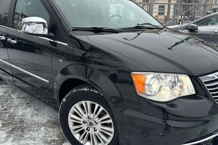 Lancia Voyager 183.000 km 10.888 &euro; Berlin / Pankow 13127