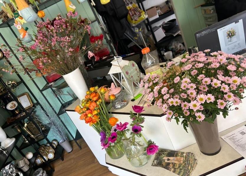 Blumengeschäft am Friedhof zu verkaufen
