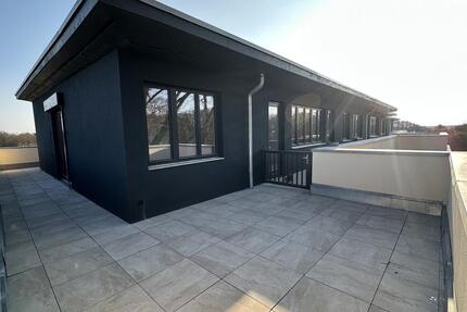 Penthouse im Schloss Siethen – Exklusives Wohnen mit Dachterrasse & Abendsonne 3 zimmer