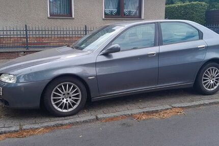 Alfa Romeo 166