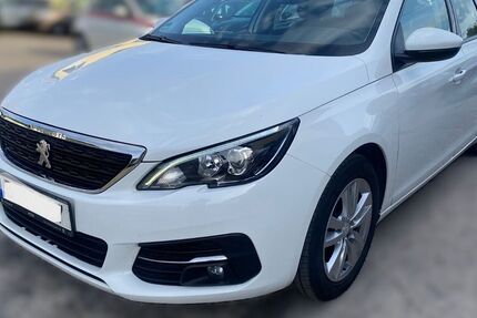 Peugeot 308 131.893 km 4.900 &euro; Berlin 12347
