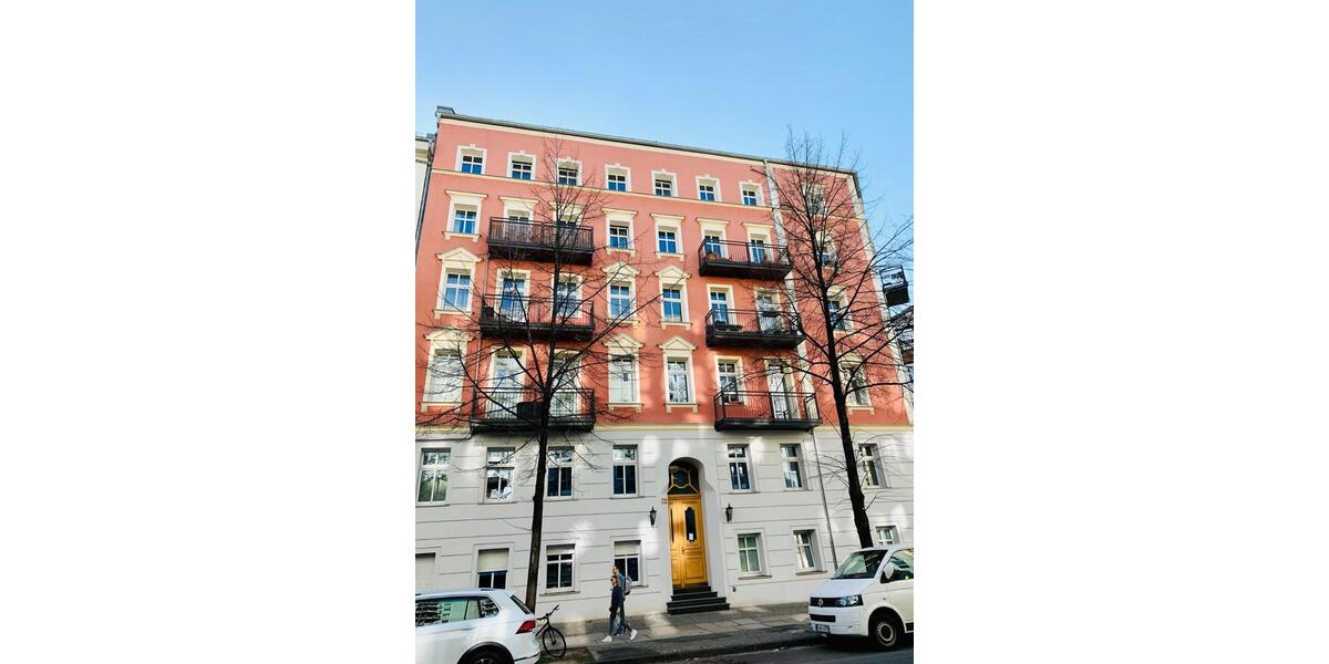 Helle, liebevoll gestaltete 4-Zimmer-Altbau-Oase mit West-Balkon 4 zimmer