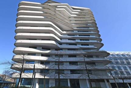 Exklusive 2 Zimmer Wohnung im Marco Polo Tower Hafen City mit Terrasse und Tiefgarage im 11.St.!