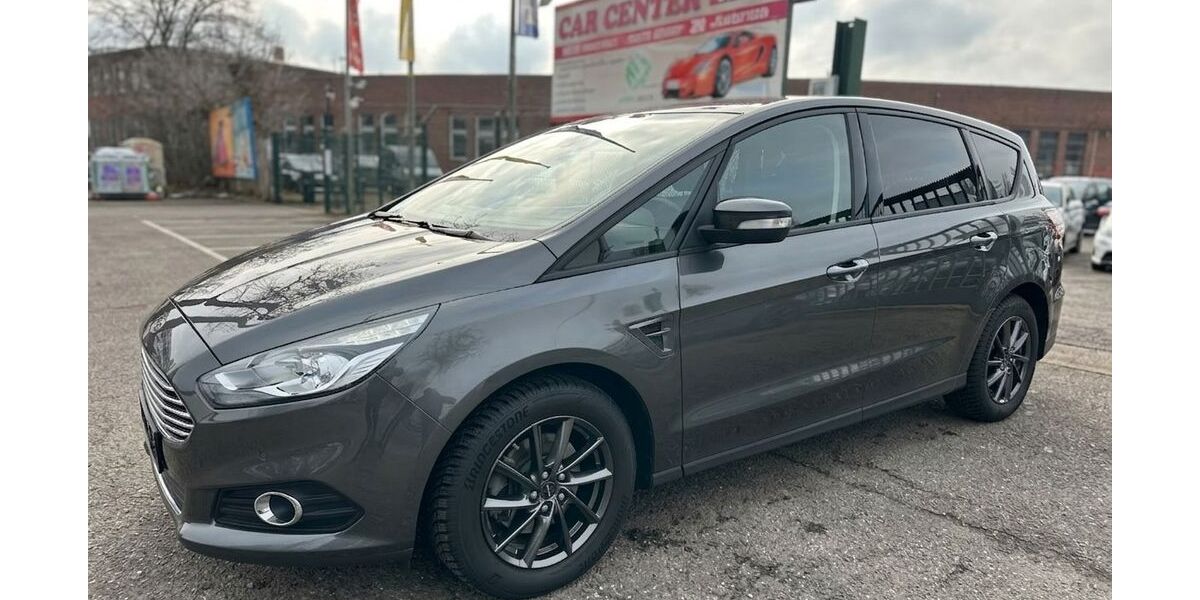 Ford S-Max 121.000 km 15.950 &euro; Berlin-Spandau 13585