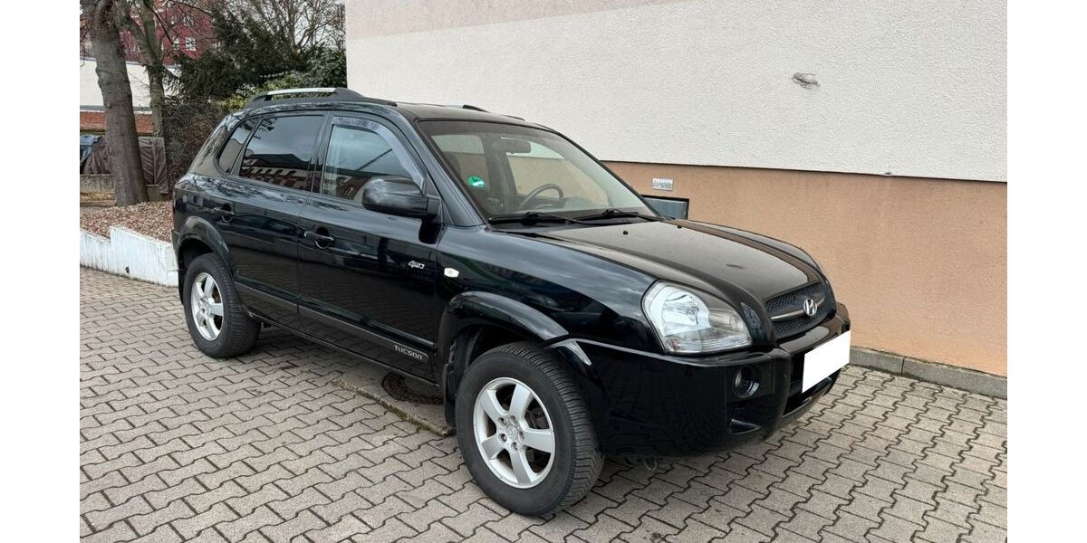 Hyundai TUCSON 240.000 km 3.549 &euro; Berlin 12045