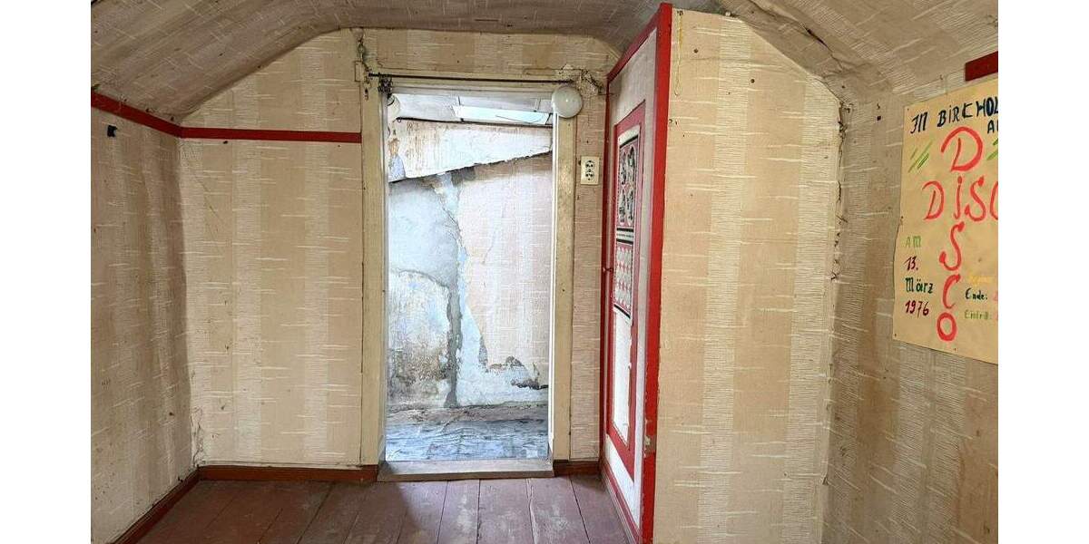 Einfamilienhaus zur vollständigen Sanierung in Bernau-Birkholzaue 3 zimmer