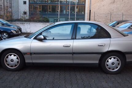 Opel Omega 60.000 km 3.000 &euro; Berlin 10785