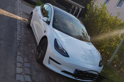 Tesla Model 3 32.016 km 22.999 &euro; Berlin 12305