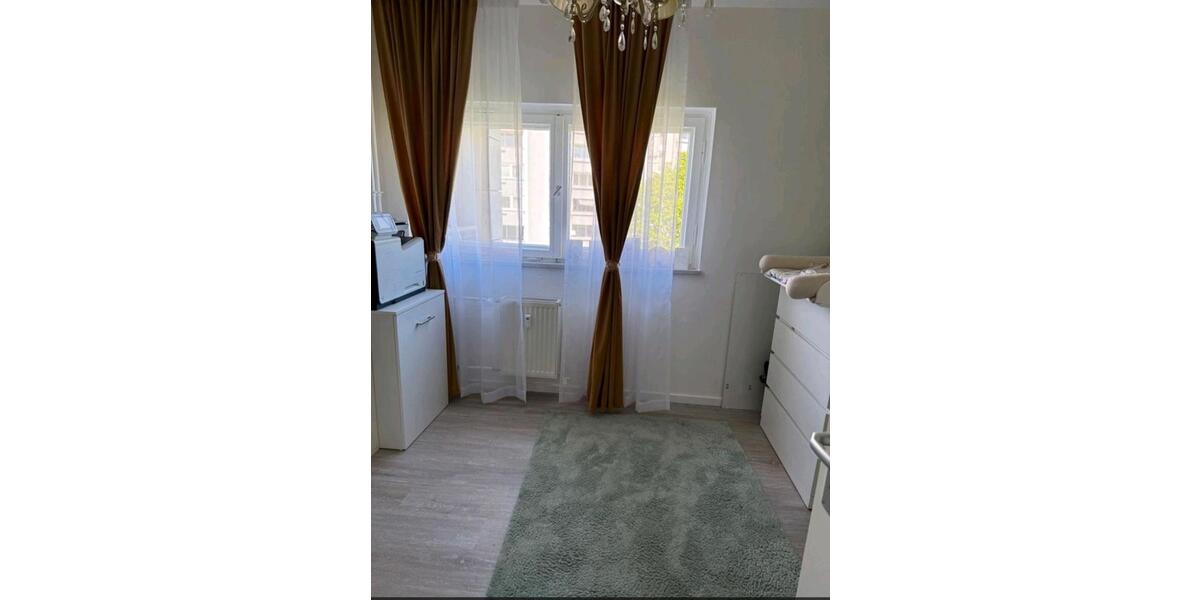Etagenwohnung Berlin Reinickendorf - 4 Zimmer, 92 m&sup2;, 2.000&euro; | Angebot:26635085