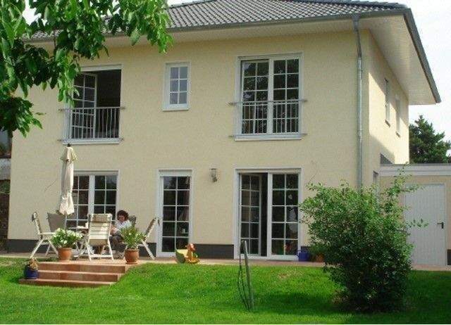 Unterkellerter Bungalow (57 m²) und 2 Garagen zum Abriss auf 900 m² Traumbauland ! Im Alleinauftrag in Panketal