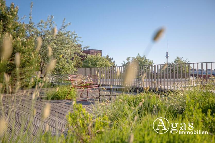 Helle 3 Zimmer Dachgeschosswohnung mit ca. 88m², EBK, Fußbodenheizung und Balkon in Berlin-Mitte! zimmer