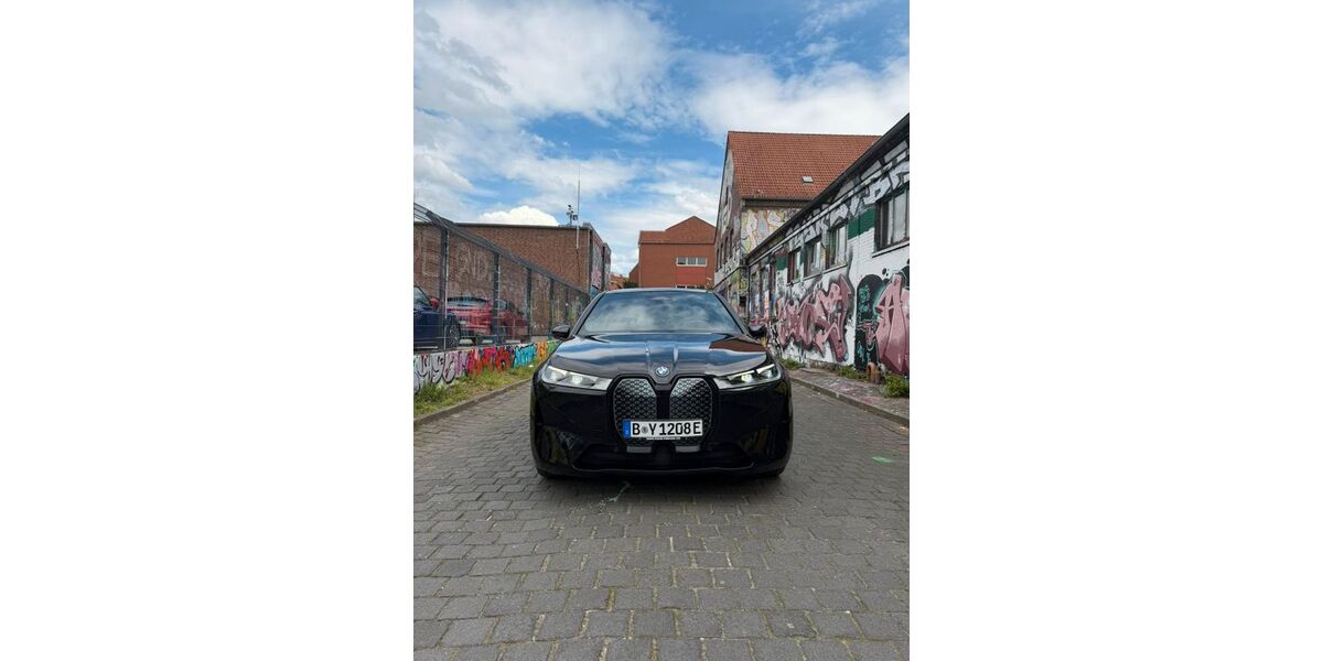 BMW iX 54.830 km 44.000 &euro; Berlin 10585