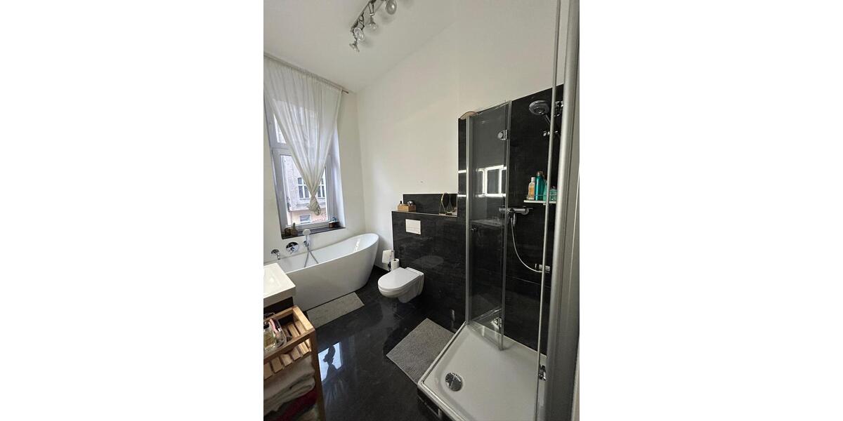 Etagenwohnung Berlin Neukölln - 3 Zimmer, 100 m&sup2;, 1.950&euro; | Angebot:24731017