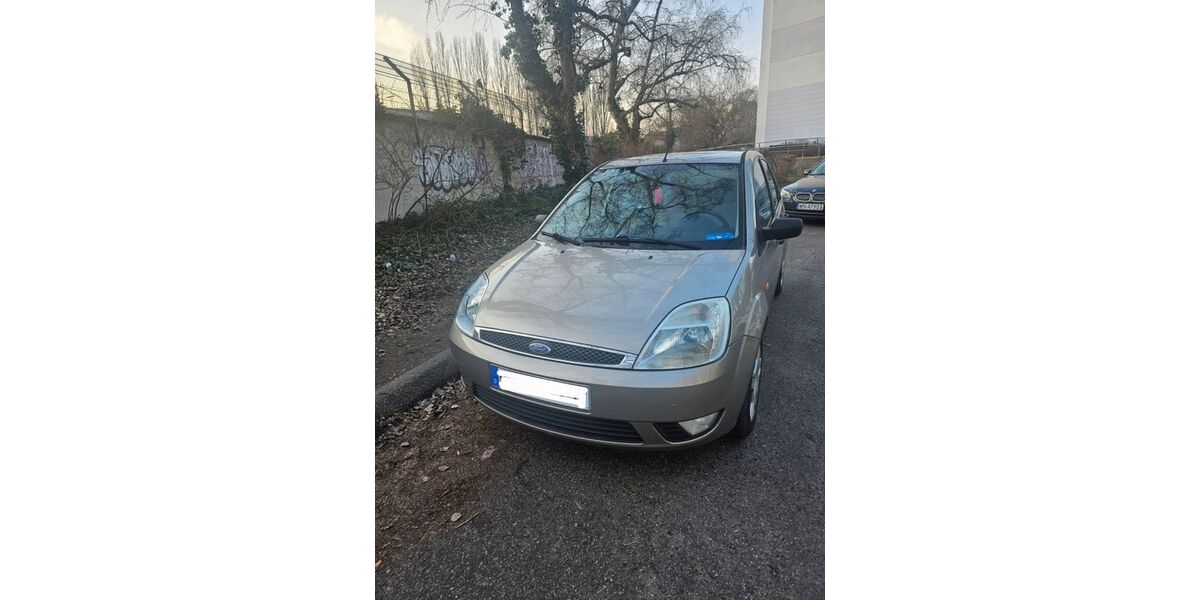 Ford Fiesta 190.000 km 1.800 &euro; falkensee 14612