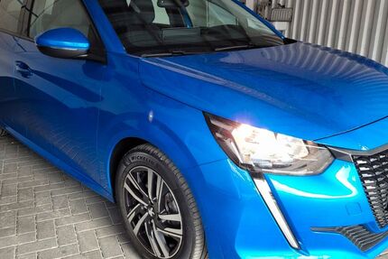 Peugeot 208 129.555 km 8.950 &euro; Berlin 12277