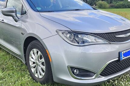Chrysler Pacifica 135.000 km 21.900 € Neuenhagen 15366