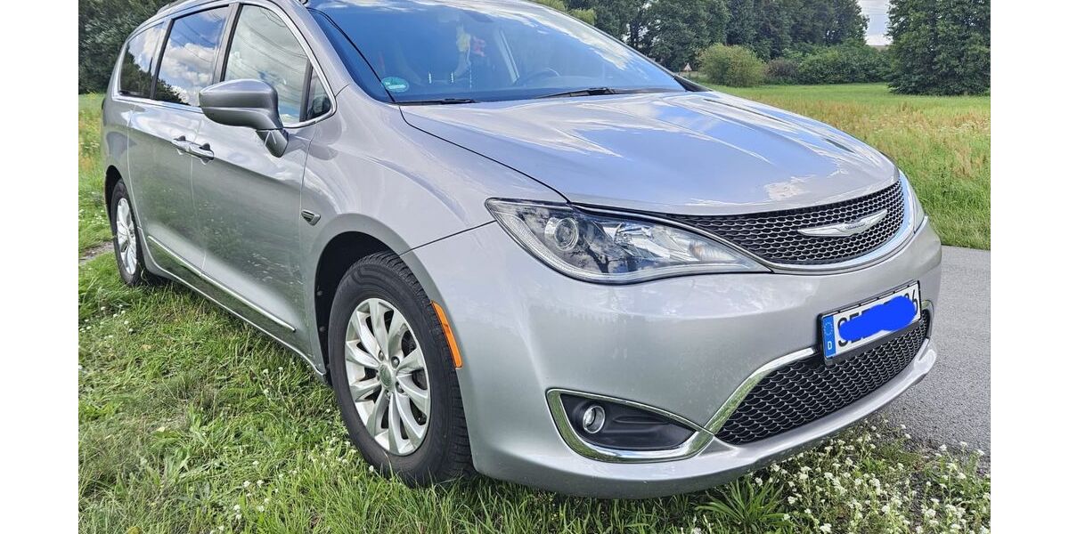 Chrysler Pacifica 135.000 km 21.900 € Neuenhagen 15366