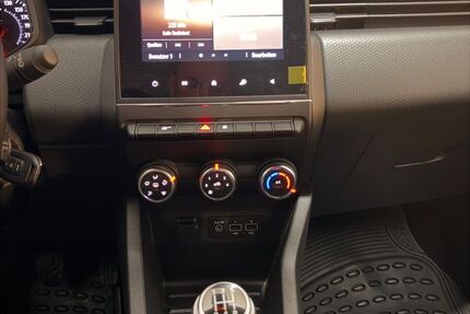 Renault Clio 34.344 km 11.999 &euro; Berlin 10589