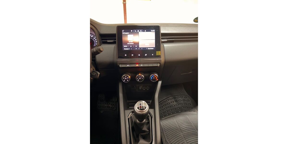 Renault Clio 34.344 km 11.999 &euro; Berlin 10589