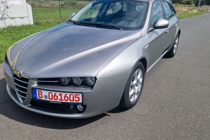 Alfa Romeo 159 229.106 km 3.499 &euro; Berlin 14050