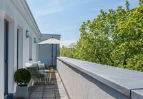 Wohntraum am See: Exklusives Domizil mit umlaufender Dachterrasse