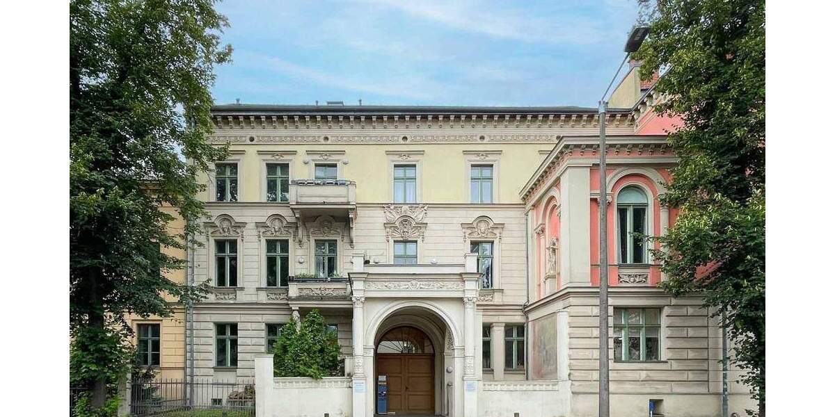 Ca. 92 m² Bürofläche mit vier gut geschnittenen Räumen und ca. 3 m Deckenhöhe zimmer