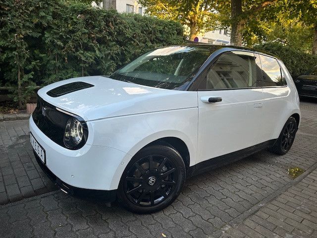 Honda e 48.833 km 14.450 € Berlin 13407