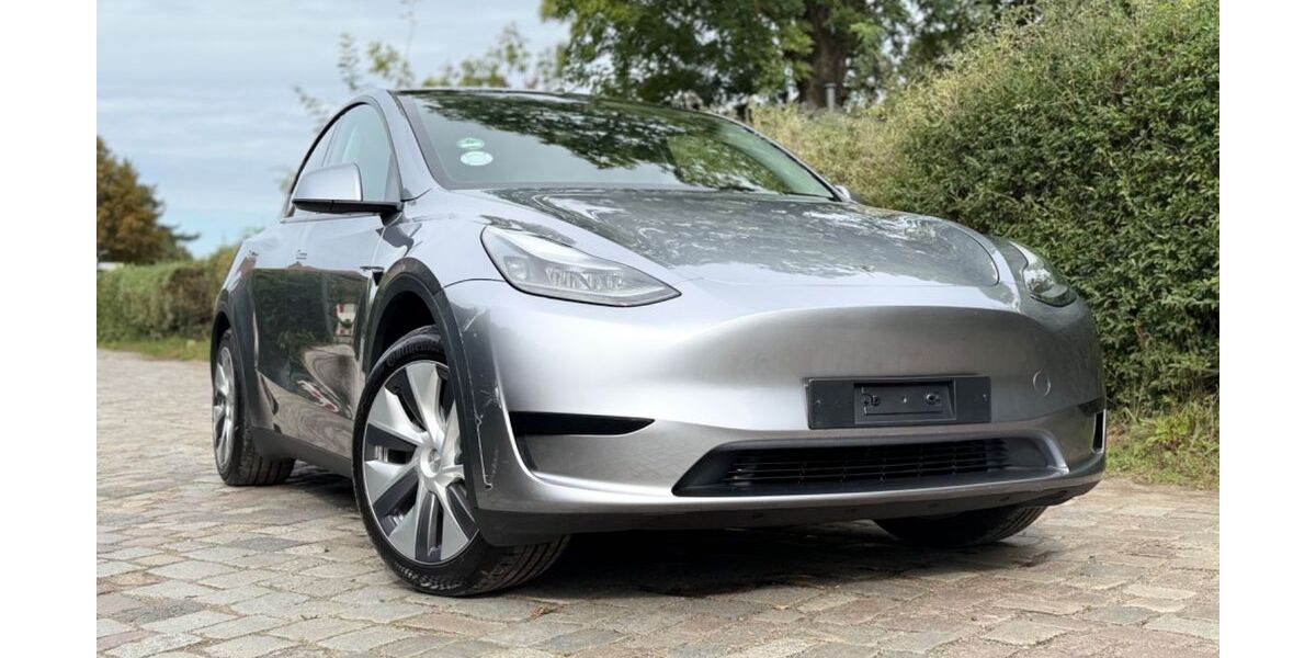 Tesla Model Y 58.165 km 30.499 € Berlin 12099
