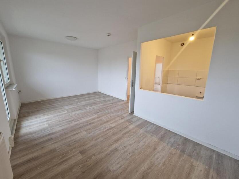 Hier oben lässt's sich leben - eure 3-Zimmer-Wohnung mit Balkon wartet! zimmer