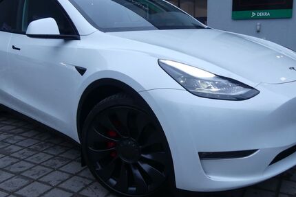 Tesla Model Y 61.277 km 39.600 &euro; Berlin 13156