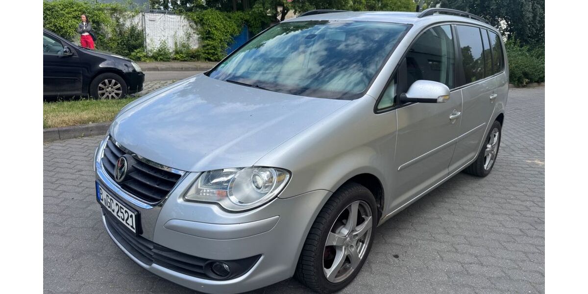 VW Touran 270.000 km 1.699 &euro; Berlin 13055
