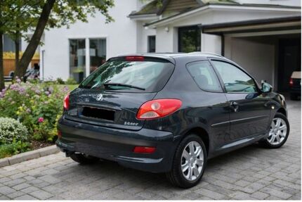 Peugeot 206 112.000 km 3.300 &euro; Berlin 13435
