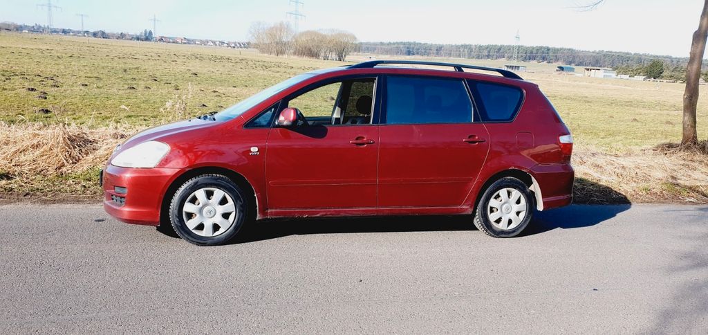 Toyota Avensis Verso 164.556 km 4.600 &euro; Berlin 13629